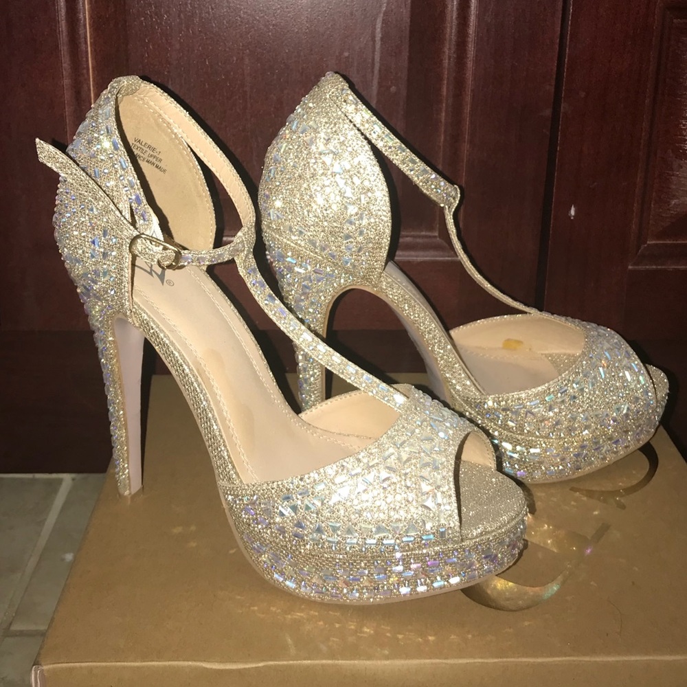 Stunning Sparkly Princess Heels 😍